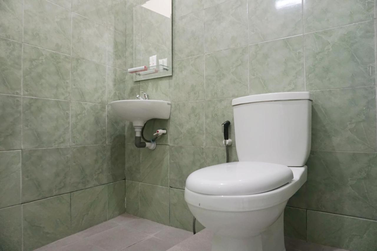 Oyo 1394 Rumaisa Homestay Syariah Pekanbaru Εξωτερικό φωτογραφία