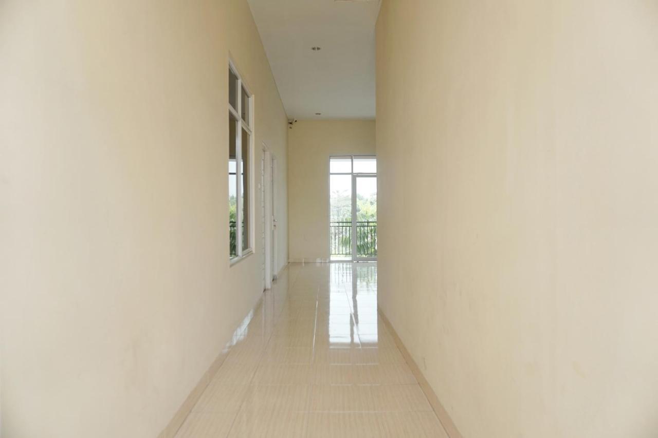 Oyo 1394 Rumaisa Homestay Syariah Pekanbaru Εξωτερικό φωτογραφία