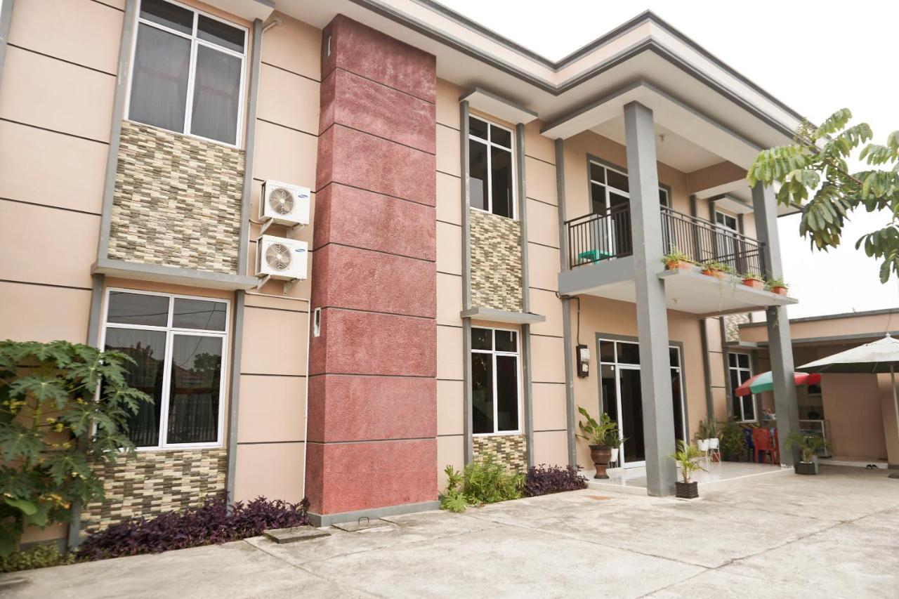 Oyo 1394 Rumaisa Homestay Syariah Pekanbaru Εξωτερικό φωτογραφία